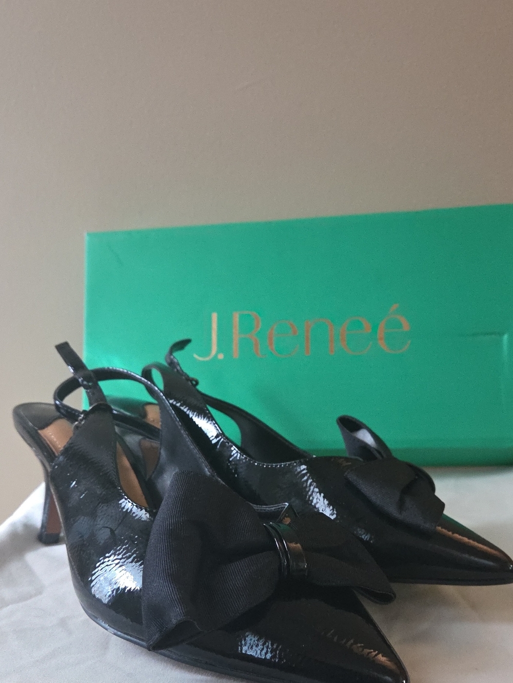J.Renee Black Patent Slingback Pumps with Bow Accent 9W